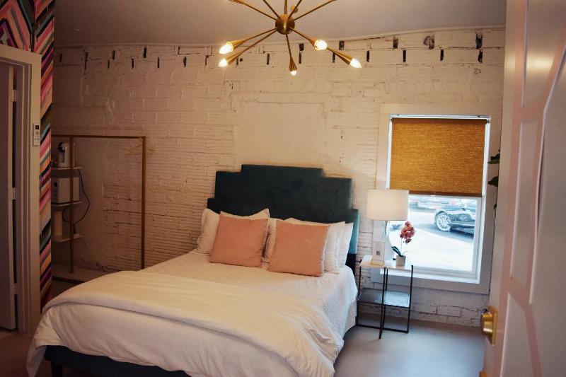 Room 1 Oleander Hotel Boutique Hotel Near Galveston Cruise Port - image 30