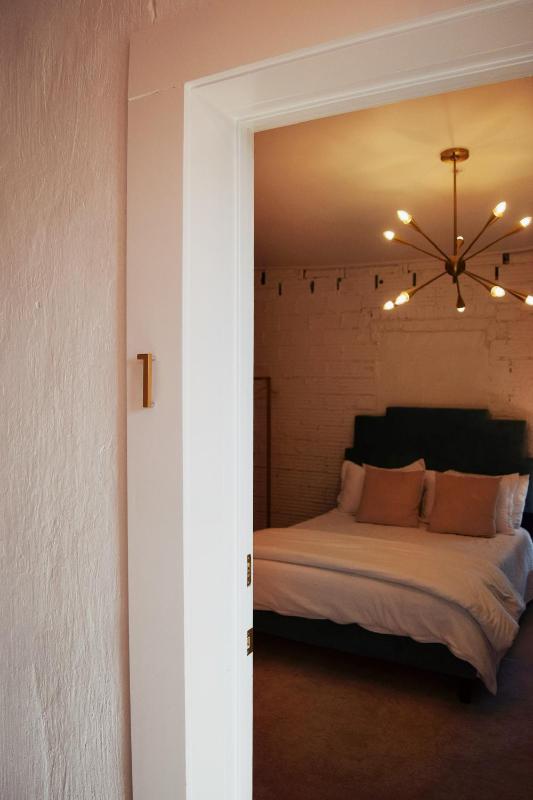 Room 1 Oleander Hotel Boutique Hotel Near Galveston Cruise Port - image 39