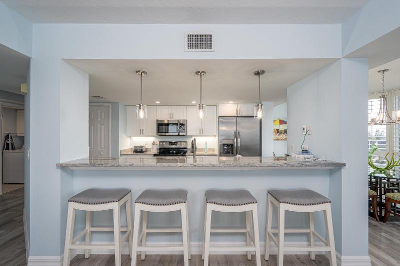 Immaculate Direct Gulf Front 3 Bedroom Condo - Gullwing 505 condo - image 8
