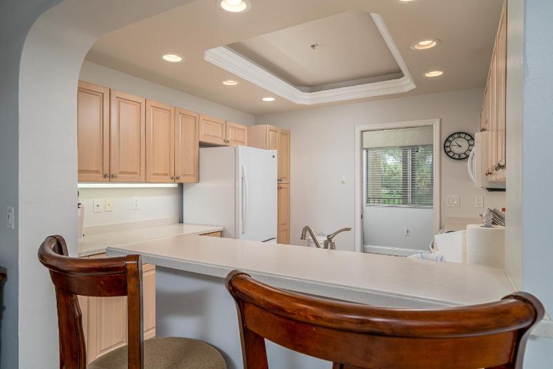 Bella Lago 323 Your Home Away from Home in Paradise! - 7431 Bella Lago Drive condo - image 13