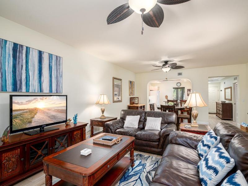 Bella Lago 323 Your Home Away from Home in Paradise! - 7431 Bella Lago Drive condo - image 10