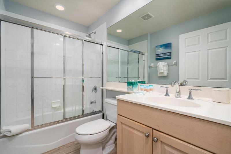 Bella Lago 323 Your Home Away from Home in Paradise! - 7431 Bella Lago Drive condo - image 8
