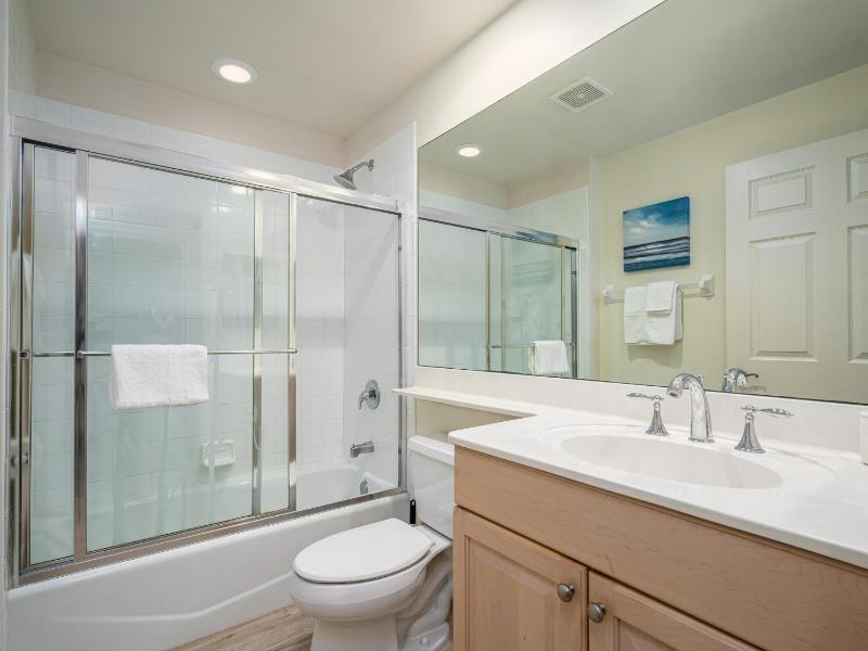 Bella Lago 323 Your Home Away from Home in Paradise! - 7431 Bella Lago Drive condo - image 12