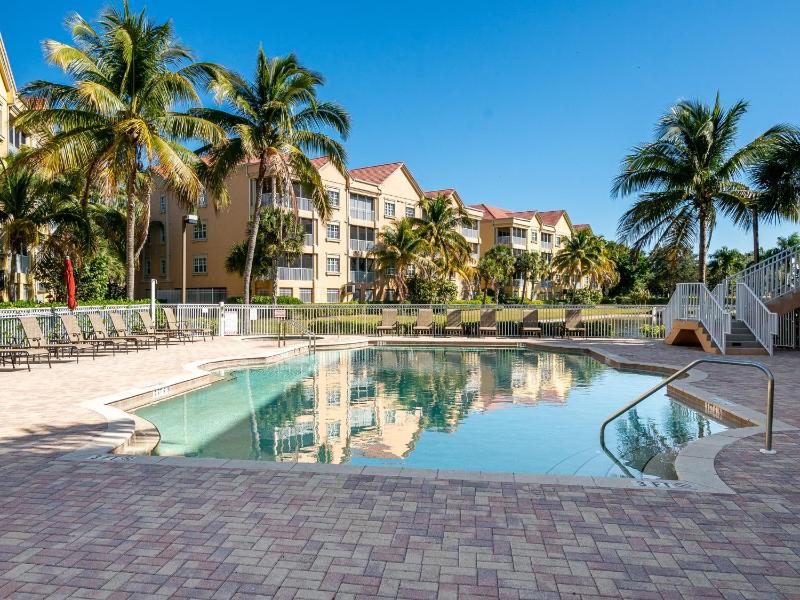 Bella Lago 323 Your Home Away from Home in Paradise! - 7431 Bella Lago Drive condo - image 14