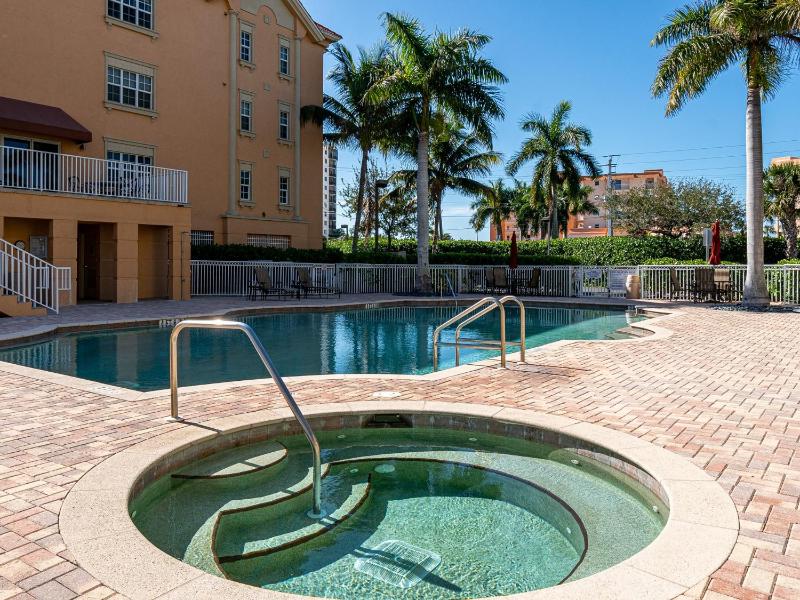 Bella Lago 323 Your Home Away from Home in Paradise! - 7431 Bella Lago Drive condo - image 19