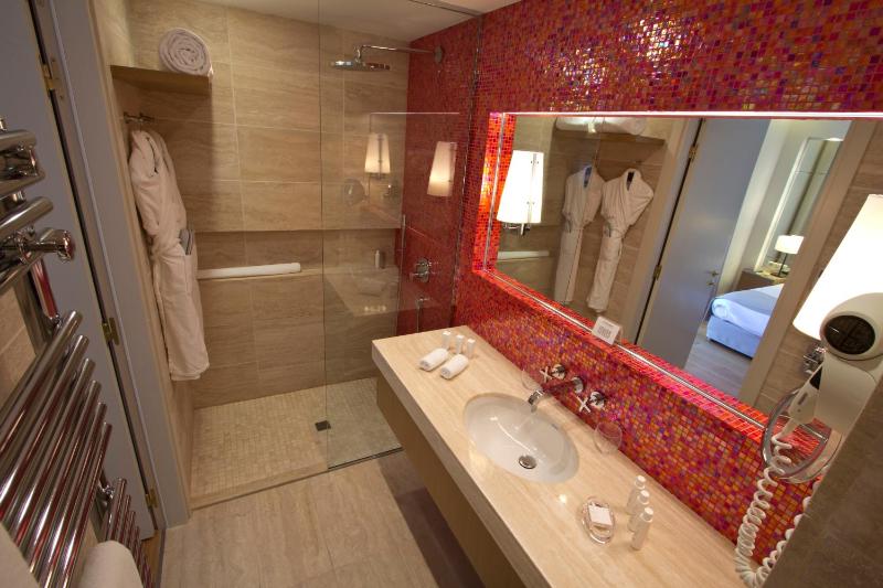Standard Double Room image 2