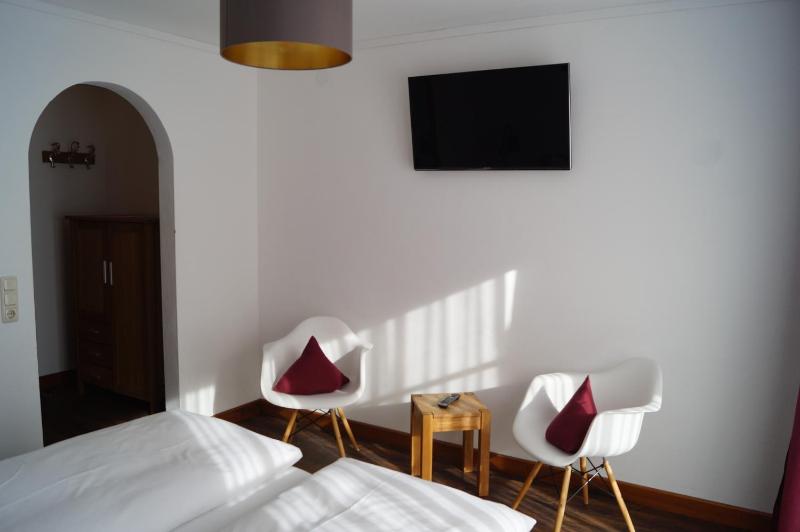 Standard Double Room image 3