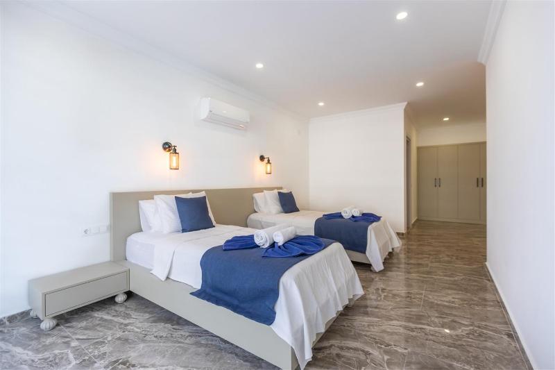 Villa Kamile Sultan Deniz manzaralı jakuzili villa - image 33