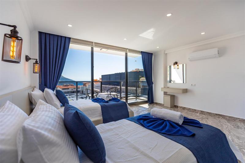 Villa Kamile Sultan Deniz manzaralı jakuzili villa - image 22