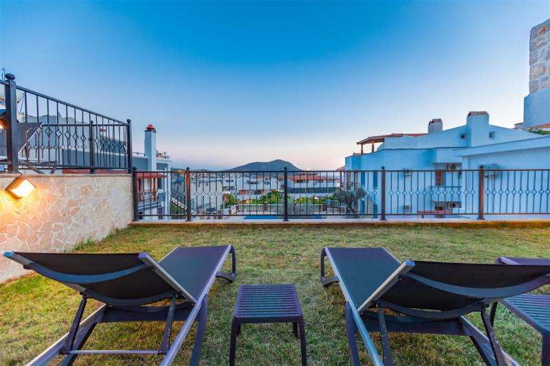 Villa Kamile Sultan Deniz manzaralı jakuzili villa - image 50