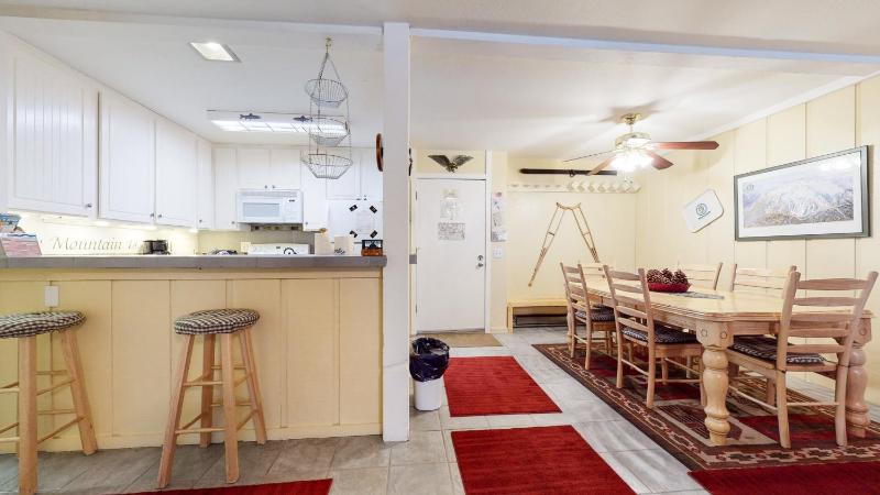 Summit 3 Apartment - image 6
