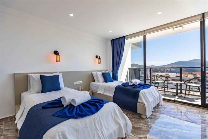 Villa Kamile Sultan Deniz manzaralı jakuzili villa - image 32