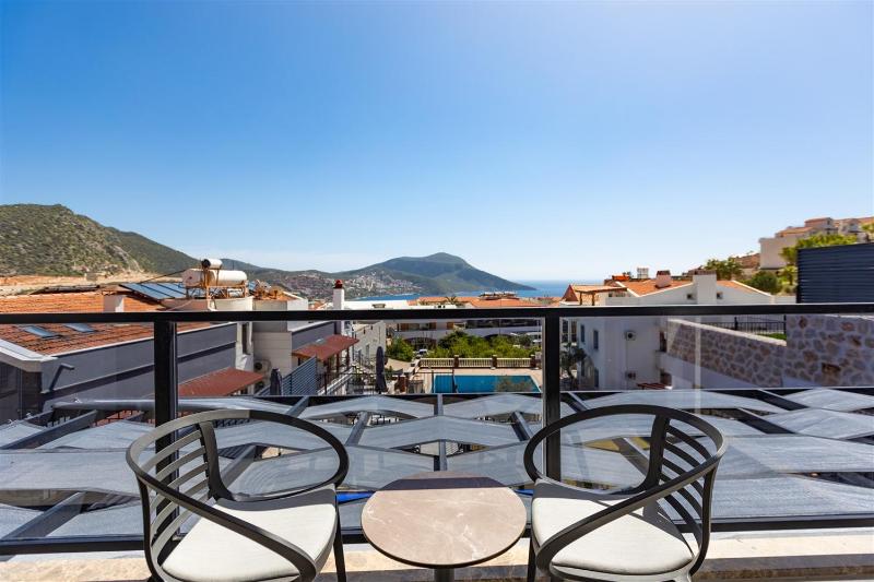 Villa Kamile Sultan Deniz manzaralı jakuzili villa - image 26