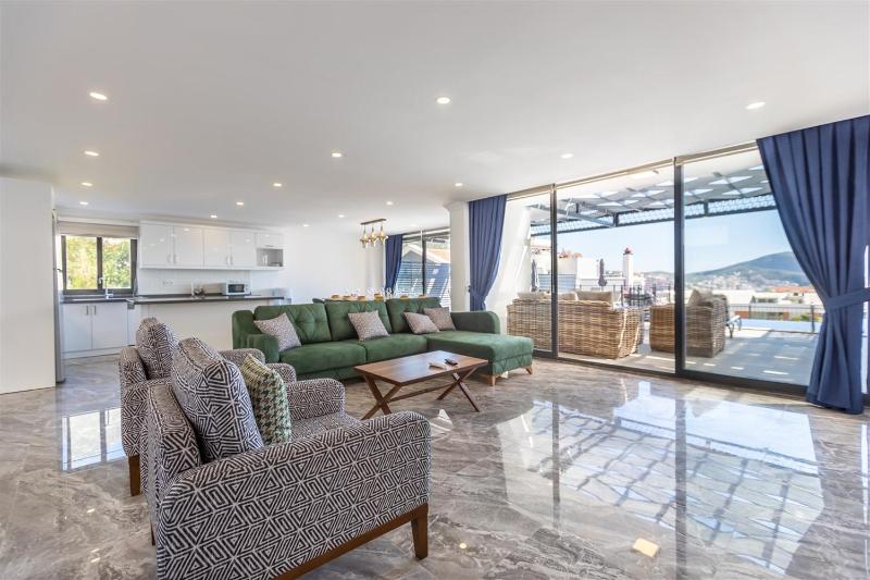 Villa Kamile Sultan Deniz manzaralı jakuzili villa - image 6