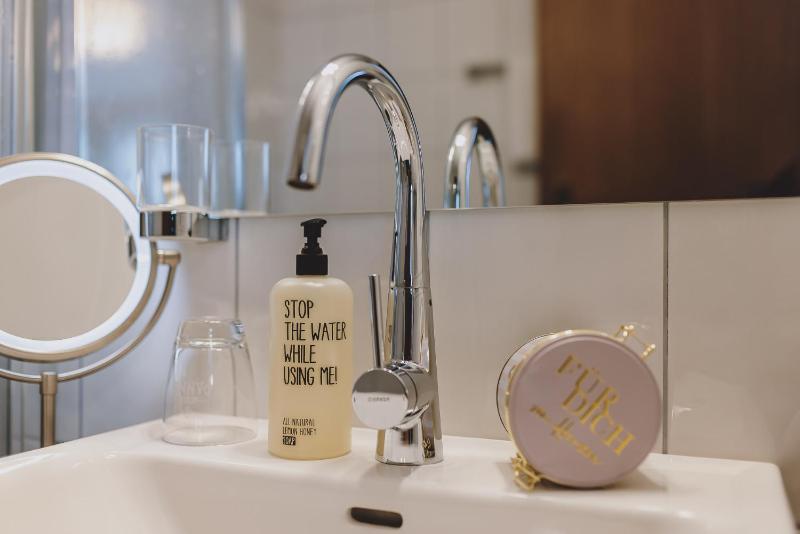 Standard Double Room image 4