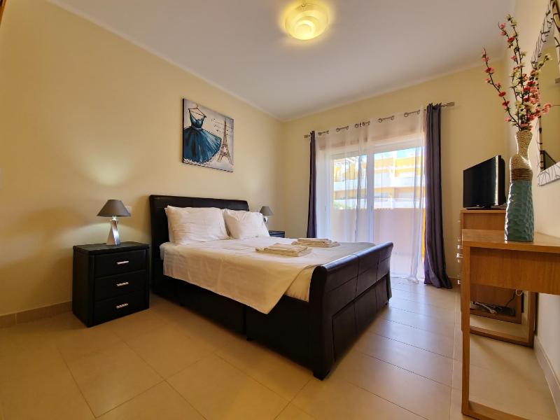 Apartamento RoyalMar T2 by YHA - image 25