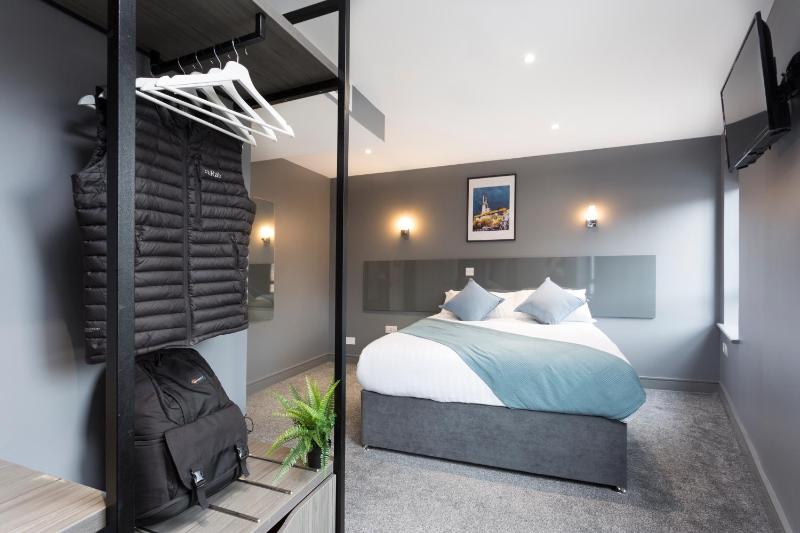 Double Room with Private Bathroom image 1