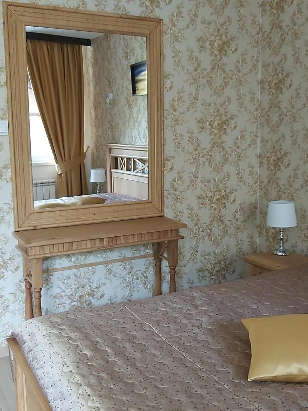 Large Double Room image 3