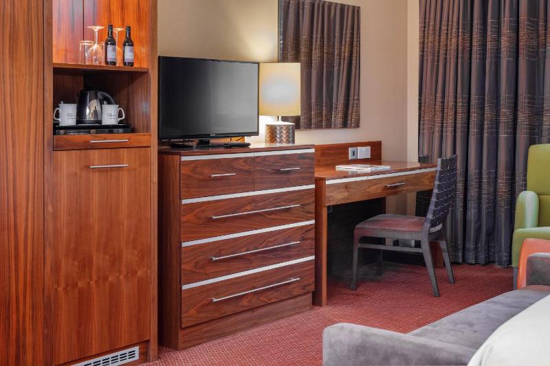 Superior King Room - Modern Wing image 4
