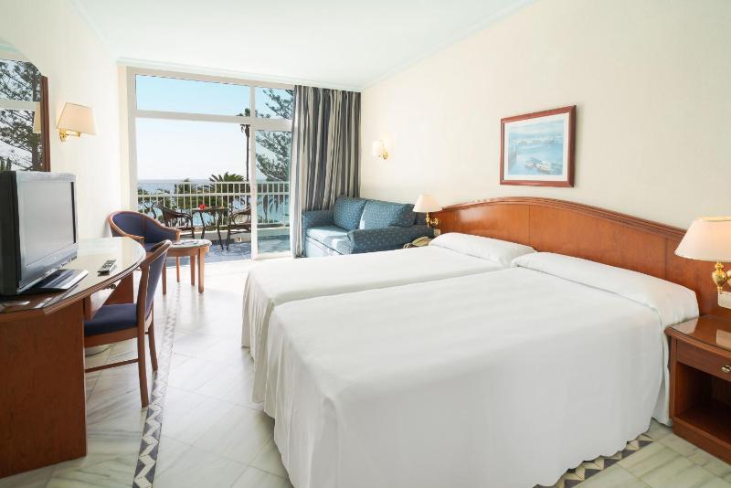 Family Room with Sea View (3 Adults + 1 Child) image 3