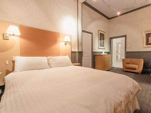 Double Room image 2