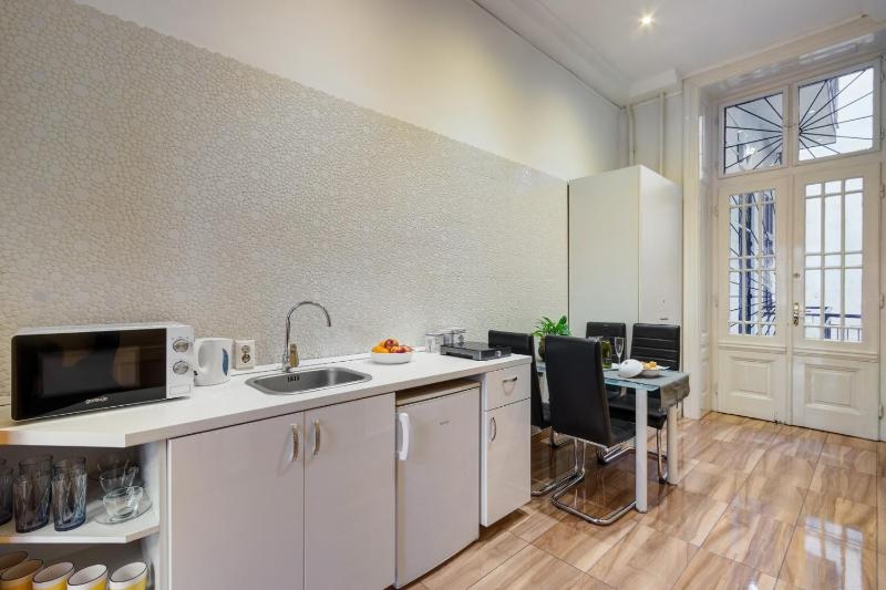 Royale Apartment - image 13
