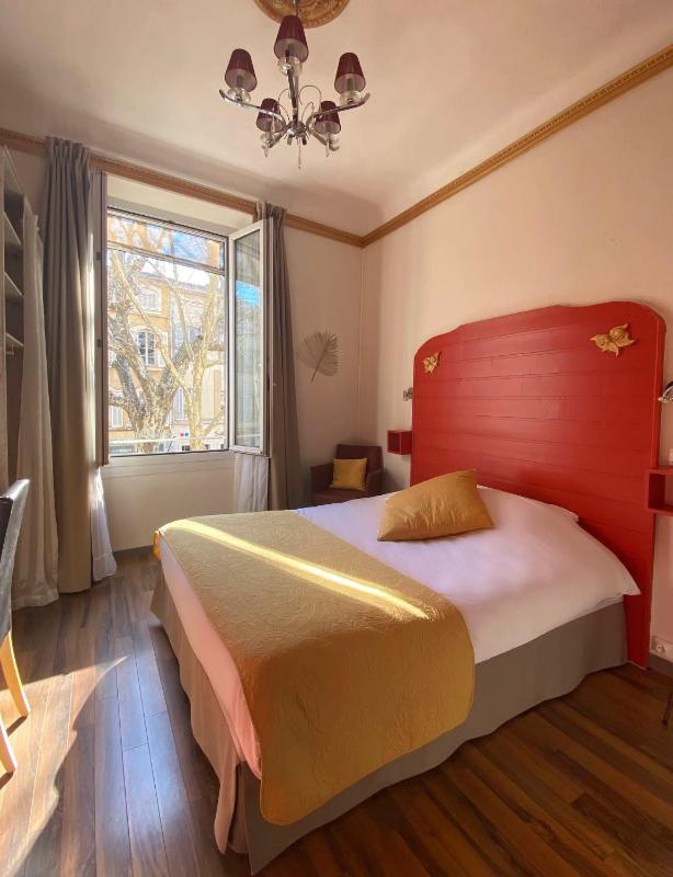 Superior Double Room image 3