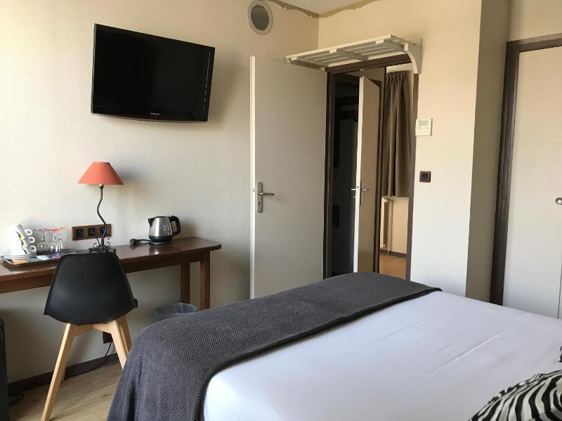 Comfort Triple Room (3 Adults) image 2