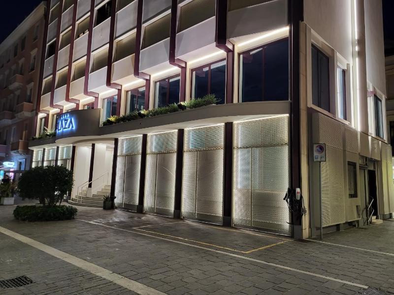 Hotel Plaza - image 11