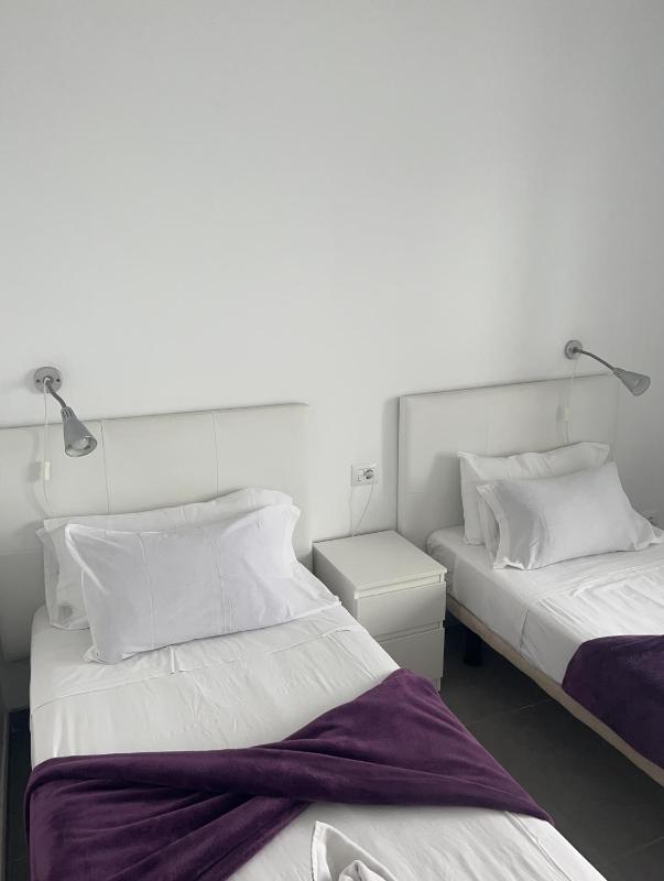 No. 4- Two Bedroom Apartment with Sea View image 4