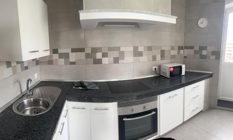 No. 5- Superior Two Bedroom Apartment with Sea View image 4