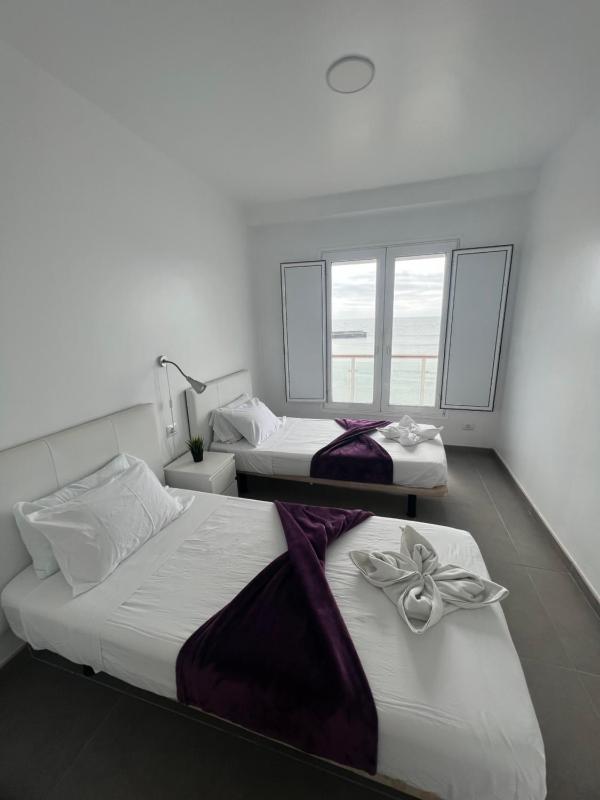 Apartment with Sea View image 3