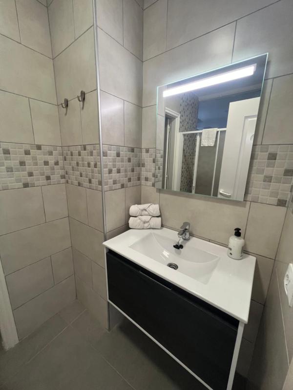 Apartment with Sea View image 4