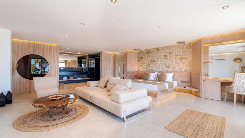 Aqua Suite- Private pool & Sauna image 4