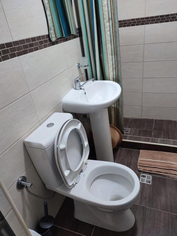 Studio with Shared Bathroom image 2