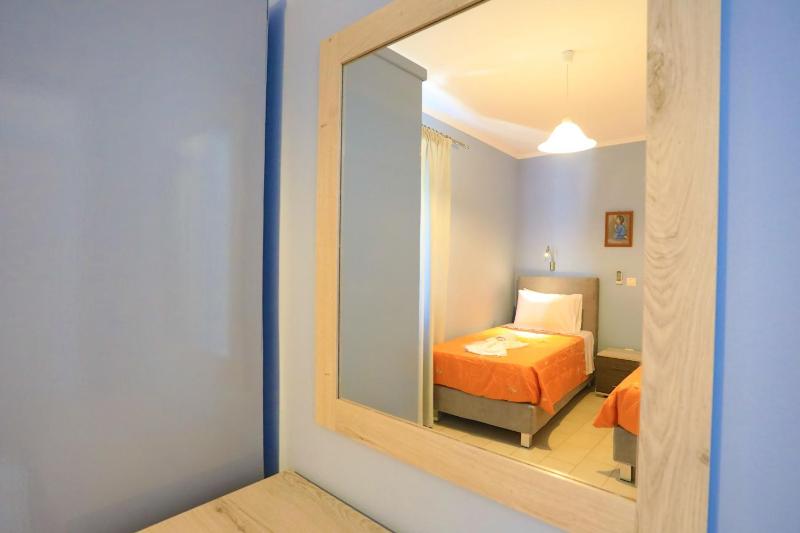 Alexandra Apartment - image 10