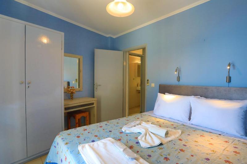Alexandra Apartment - image 5