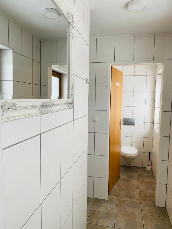 Budget Single Room image 3