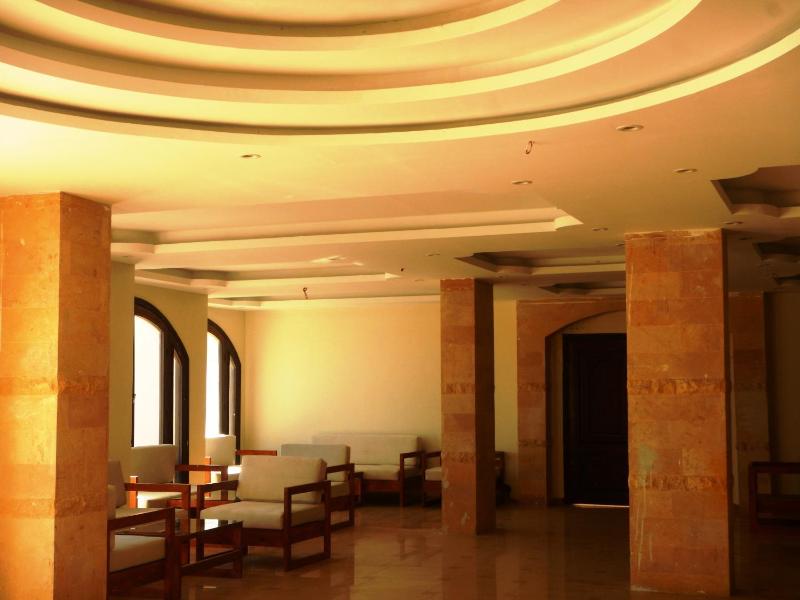 Zain Dive Inn - image 2