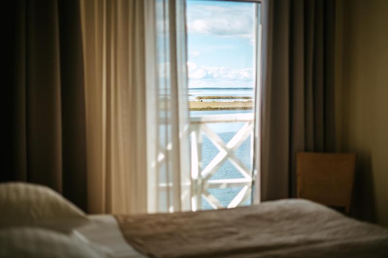 Standard Economy Double or Twin Room image 3