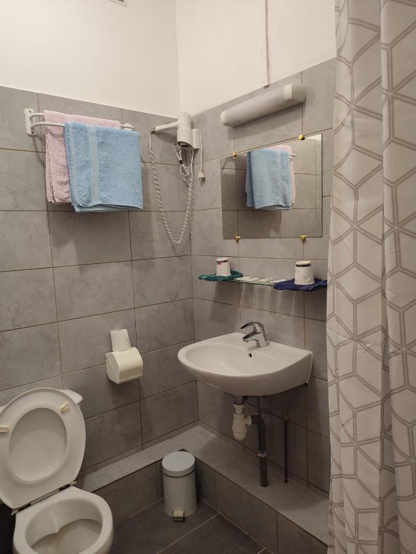 Quintuple Room image 1
