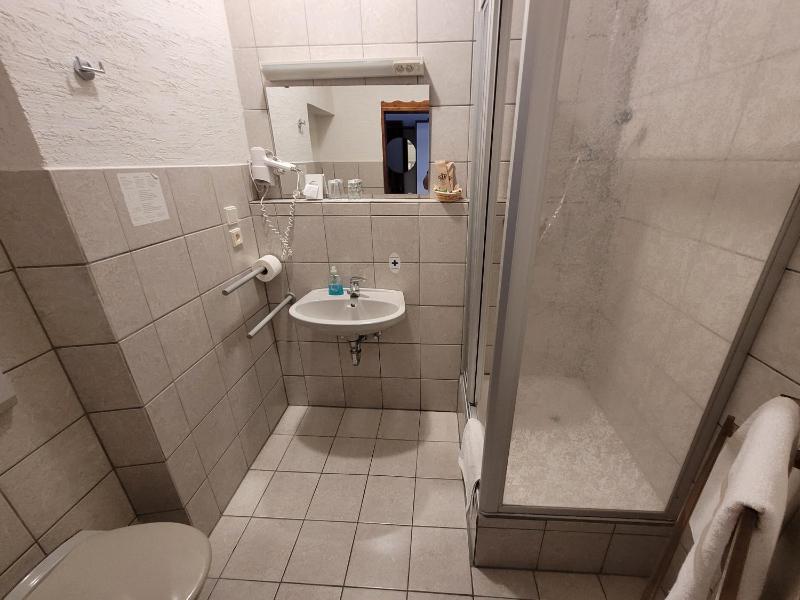 Standard Twin Room image 2