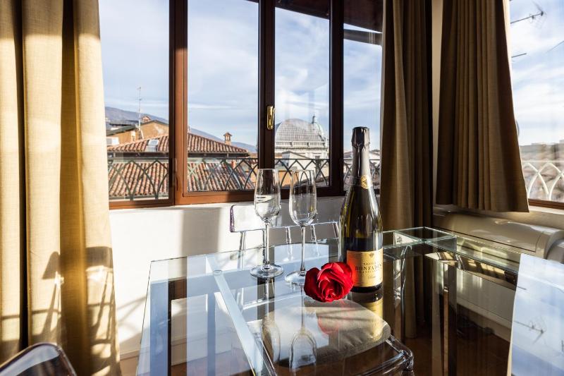 Suite with City View (2 Adults) image 1