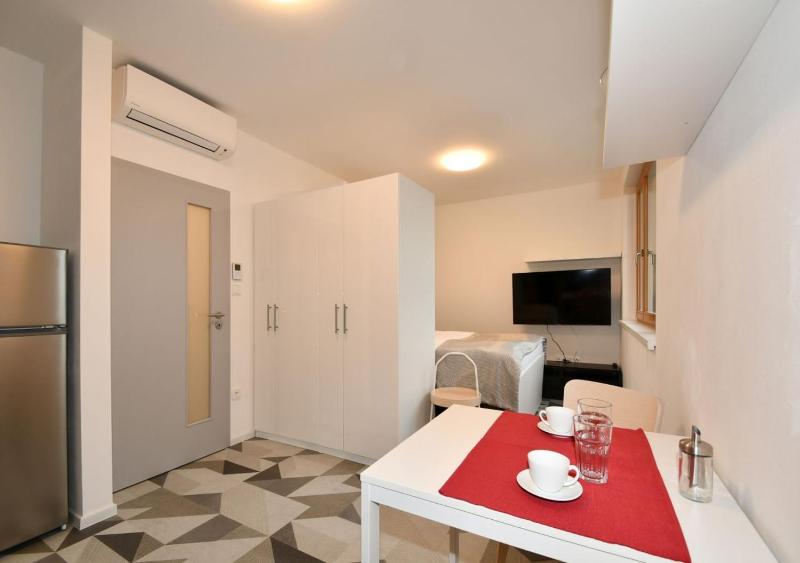 EFI Residence Holzova 28 - image 50