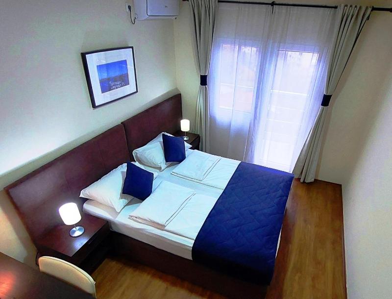 Double Room with Balcony image 2