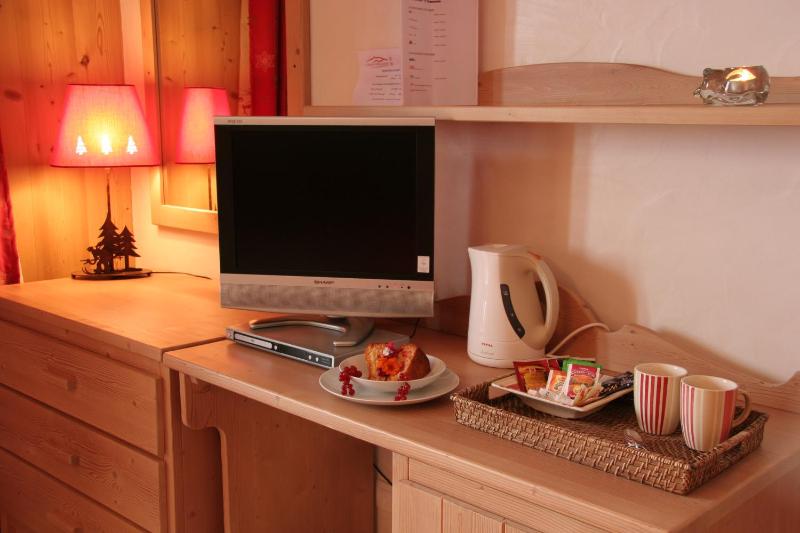 Deluxe Double Room with Bath image 4