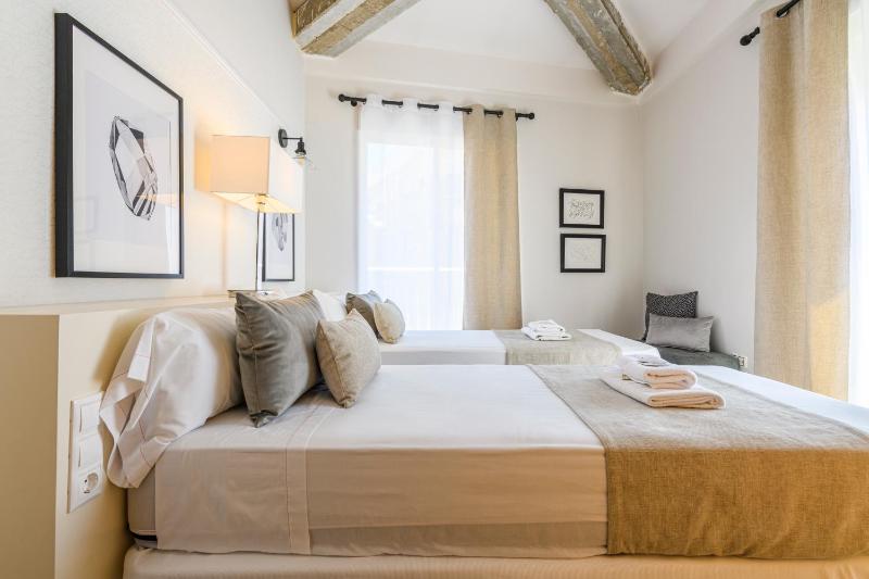 Two-Bedroom Apartment with Terrace (6 Adults) image 3