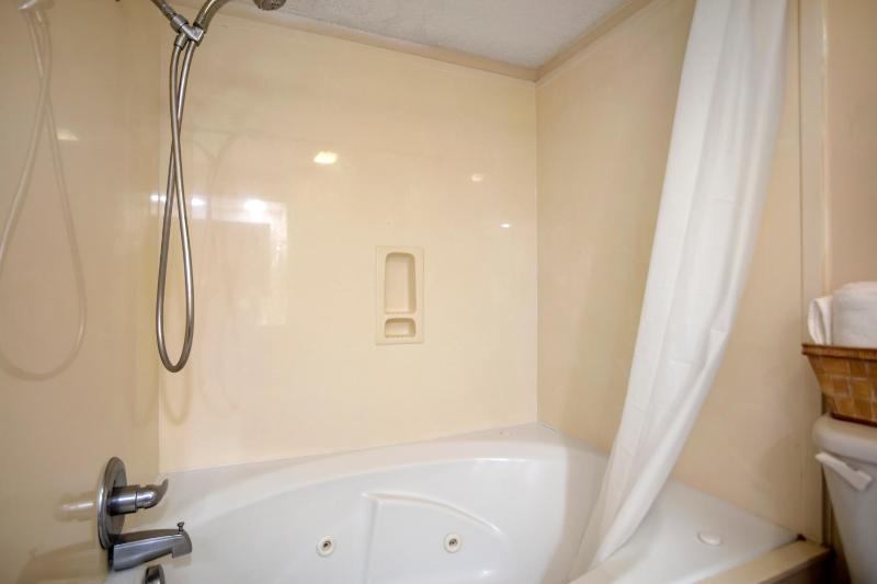 King Suite with Ocean View - Non Smoking image 3
