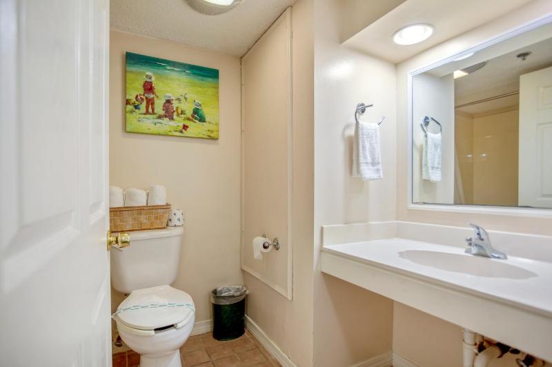 King Suite with Ocean View - Non Smoking image 2