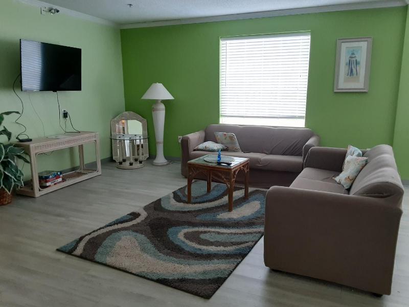Marylander Condominiums 90 steps from the beach - image 11